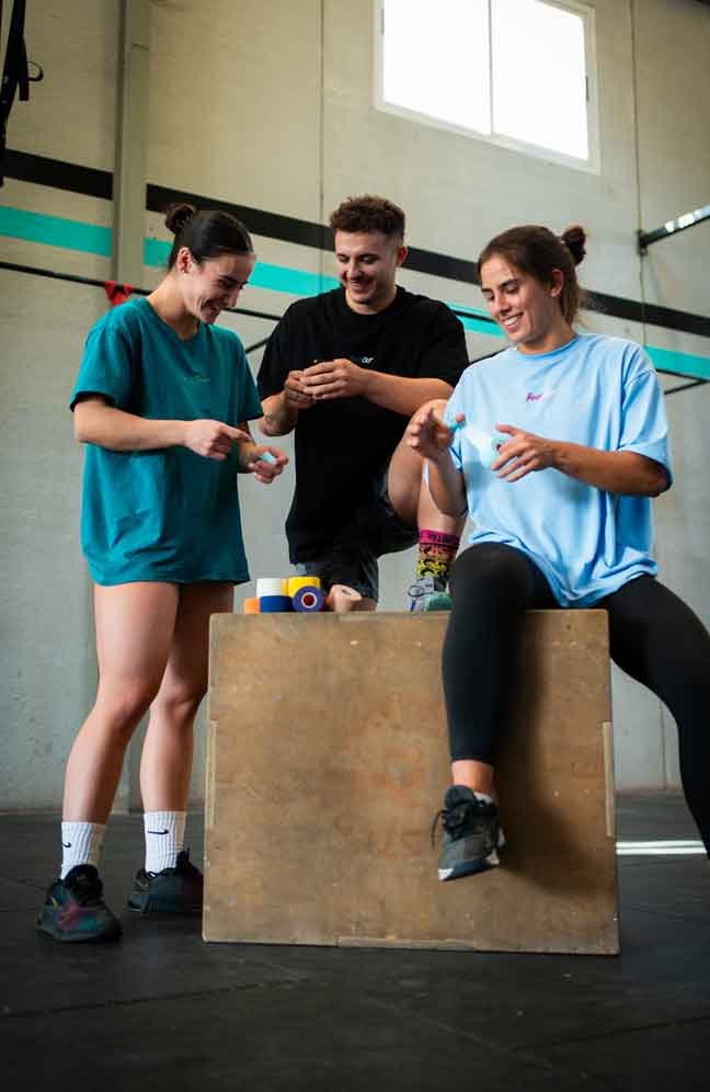 embajadores-con-todos-los-tape-para-crossfit
